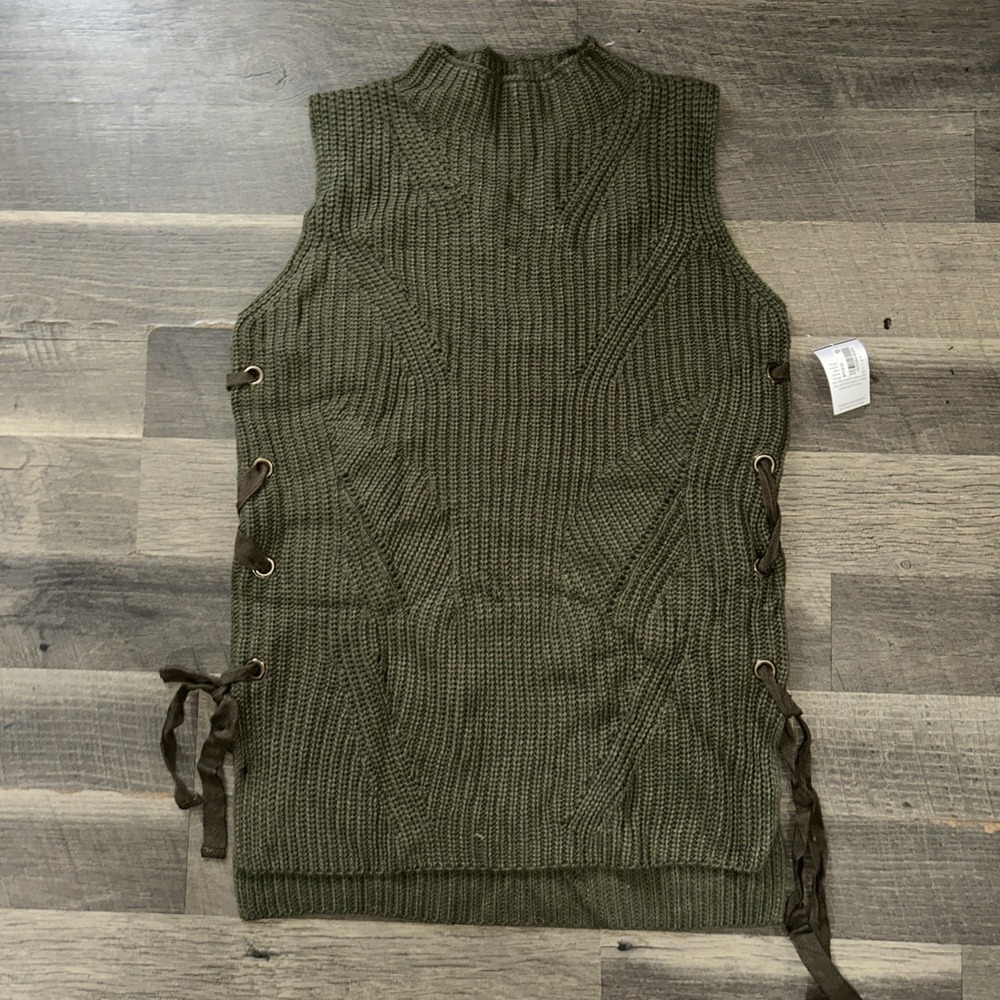 Monteau Los Angeles Cable Knit Pull-over Sleeve Less Sweater Sz M Green